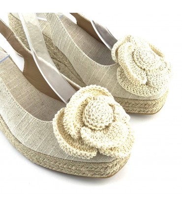 CUÑA CERRADA NATURAL FLOR CF-5040 BEIGE