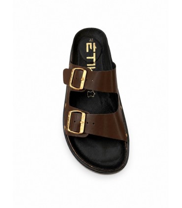 CHANCLA DOS HEBILLAS ETIKA TACHUELAS 10096 CHOCOLATE
